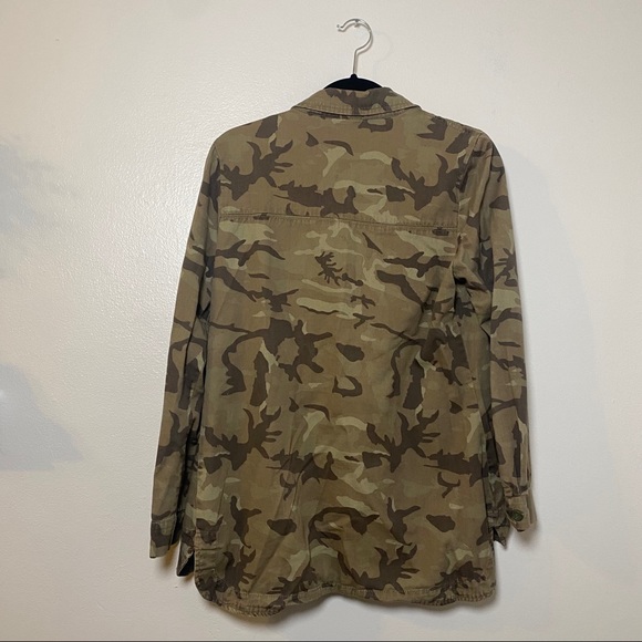 Ali & Kris Camo Shirt Jacket - Picture 3 of 4